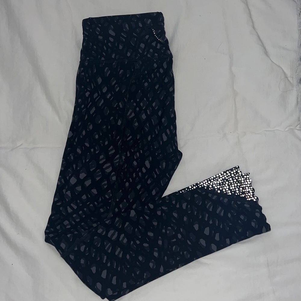 Lululemon Reflective Scalloped Print Leggings
